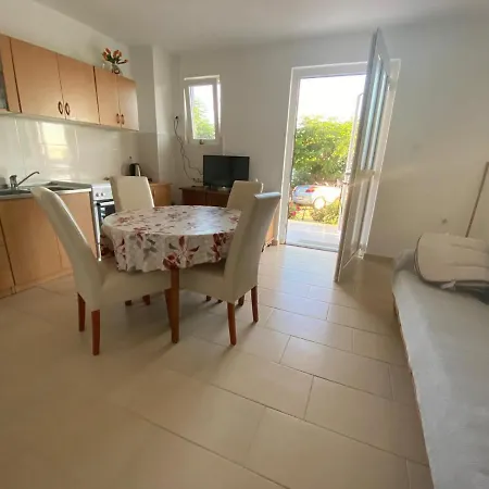 By The See Bozo Benic Apartment Rtina